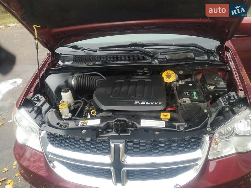 Мінівен Dodge Grand Caravan 2017 в Боярці