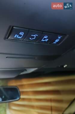 Минивэн Dodge Grand Caravan 2017 в 