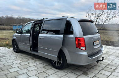 Минивэн Dodge Grand Caravan 2017 в Киеве