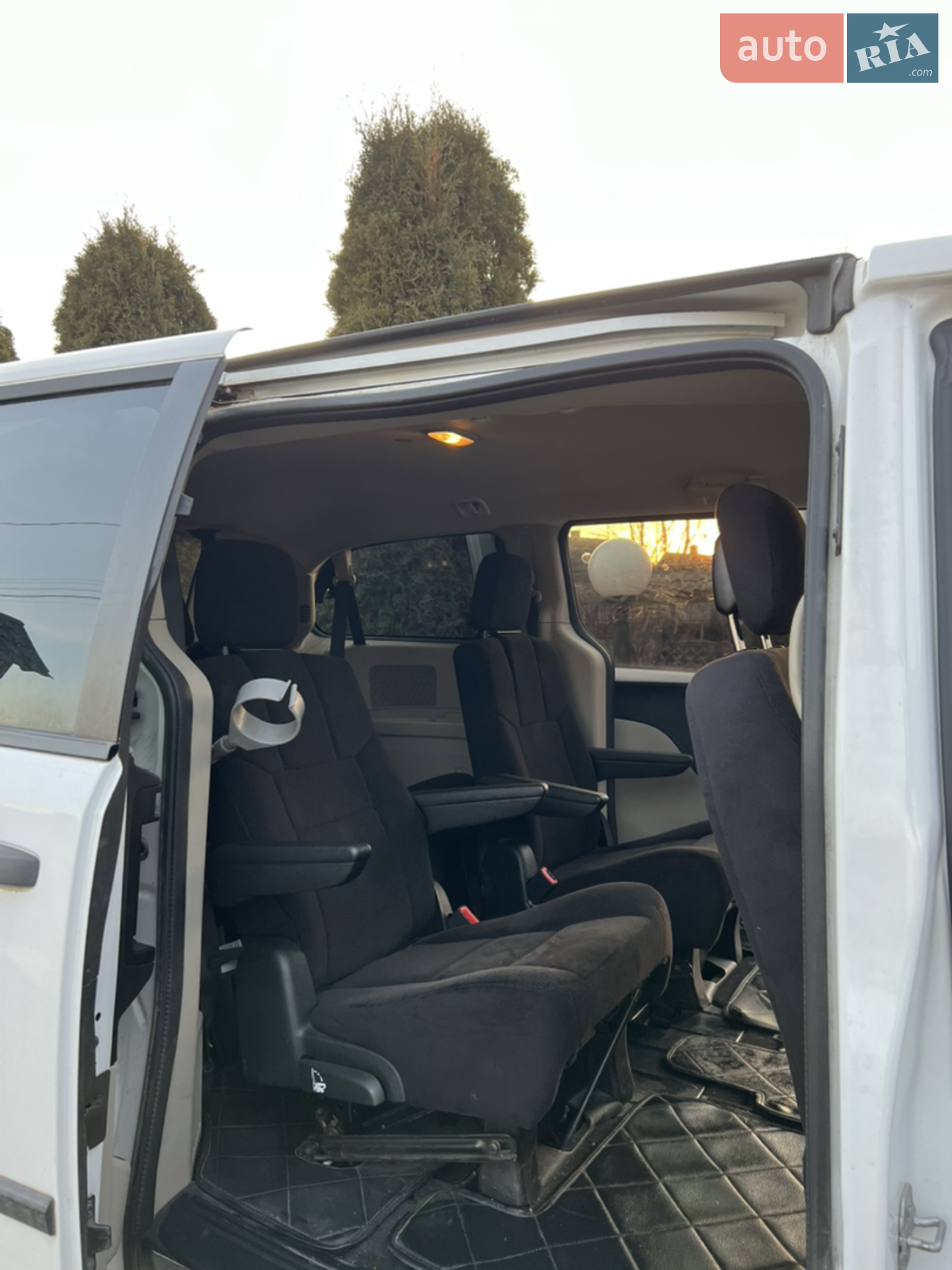 2014 Dodge Caravan - мініатюра 12