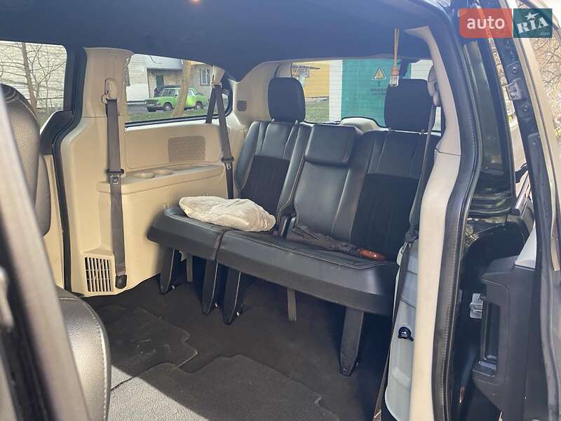 Минивэн Dodge Grand Caravan 2017 в Киеве