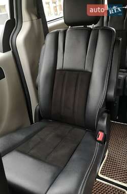 Минивэн Dodge Grand Caravan 2020 в 