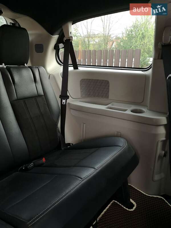 Минивэн Dodge Grand Caravan 2020 в Львове фото 26 Минивэн Dodge Grand Caravan 2020 в Львове
