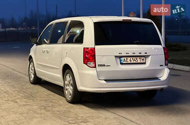 Минивэн Dodge Grand Caravan 2017 в 