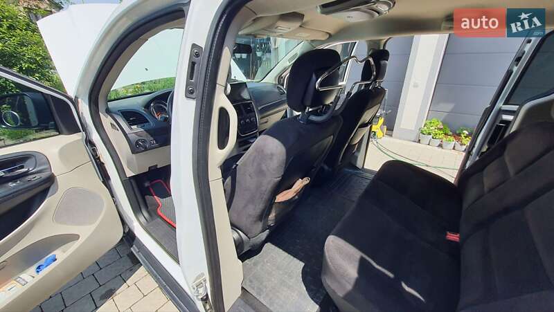 Минивэн Dodge Grand Caravan 2013 в Львове