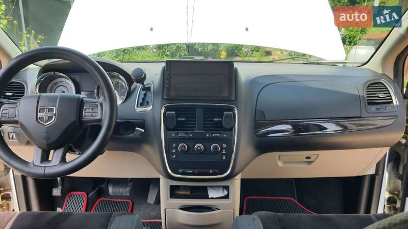 Минивэн Dodge Grand Caravan 2013 в Львове