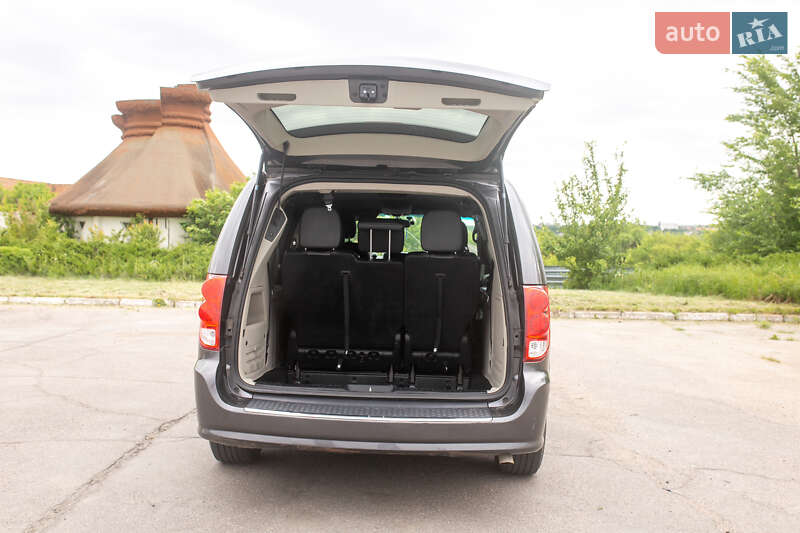 Мінівен Dodge Grand Caravan 2017 в Умані