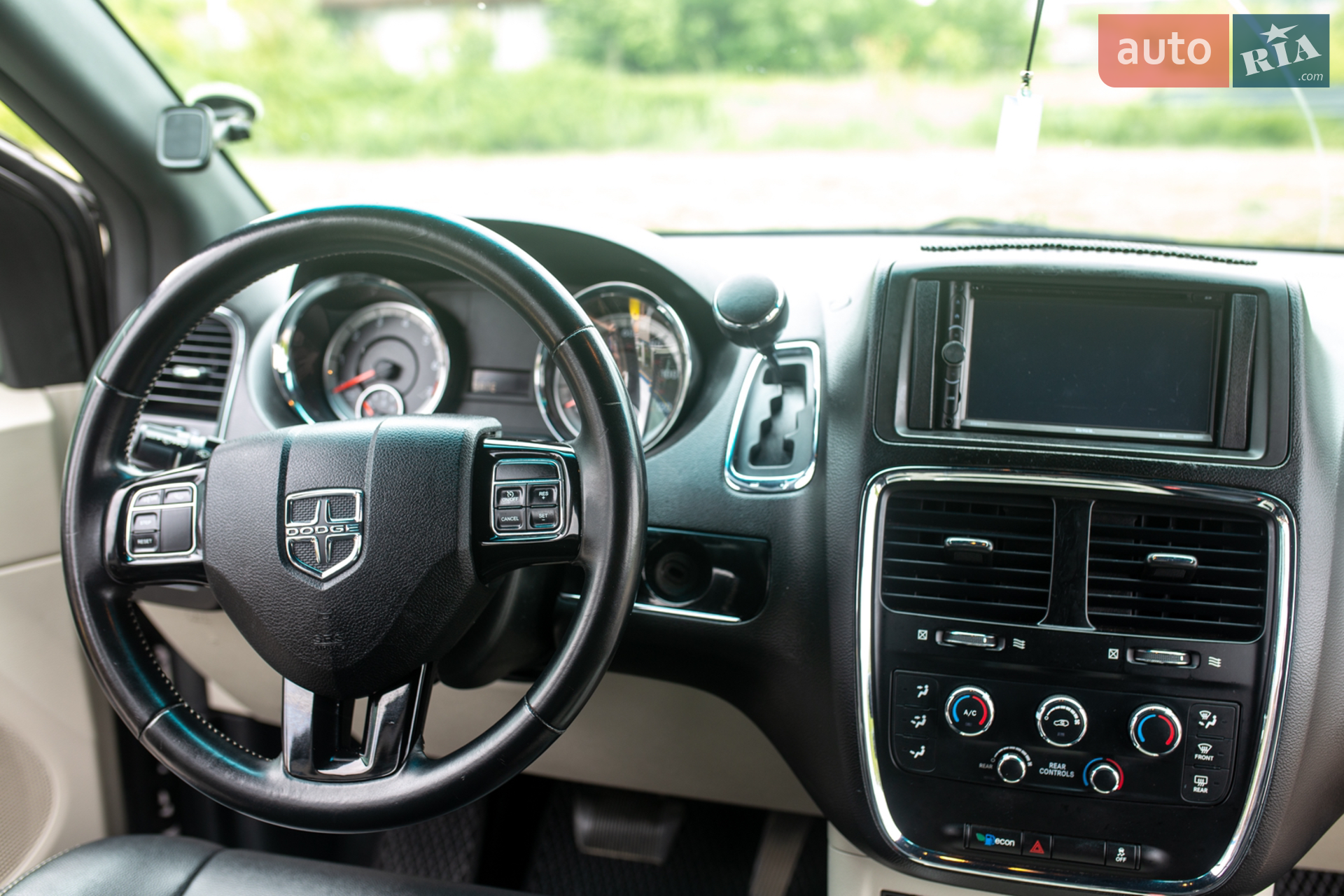 2017 Dodge Caravan - мініатюра 12