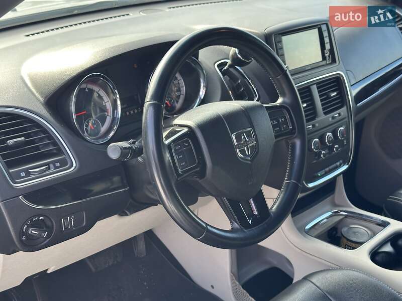 Мінівен Dodge Grand Caravan 2017 в Києві