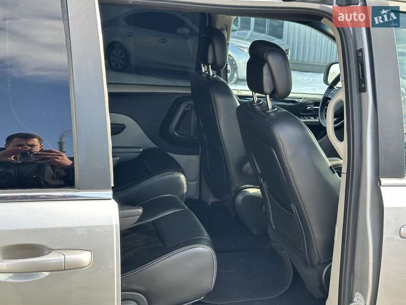 Мінівен Dodge Grand Caravan 2017 в Києві