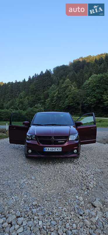 Минивэн Dodge Grand Caravan 2018 в Киеве фото 6 Минивэн Dodge Grand Caravan 2018 в Киеве