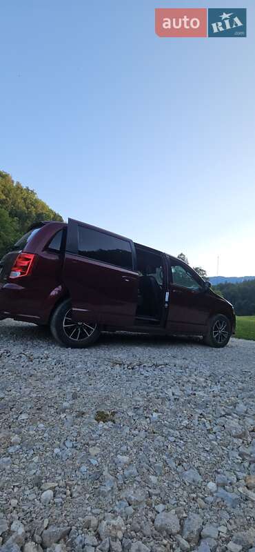 Минивэн Dodge Grand Caravan 2018 в Киеве фото 16 Минивэн Dodge Grand Caravan 2018 в Киеве