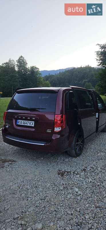 Минивэн Dodge Grand Caravan 2018 в Киеве фото 18 Минивэн Dodge Grand Caravan 2018 в Киеве