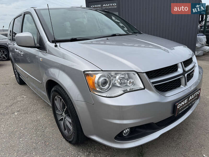 Мінівен Dodge Grand Caravan 2017 в Києві