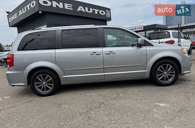 Мінівен Dodge Grand Caravan 2017 в 