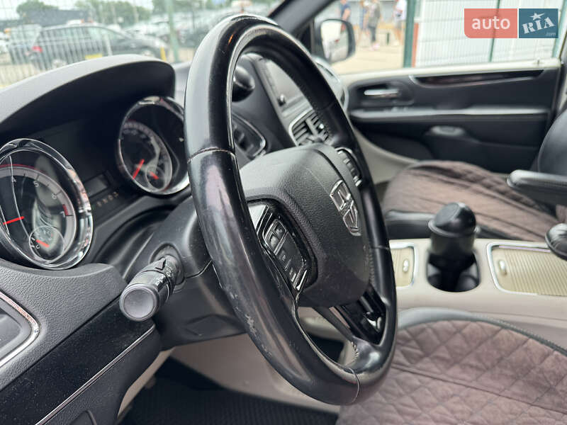 Мінівен Dodge Grand Caravan 2017 в Києві