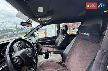 Мінівен Dodge Grand Caravan 2017 в 