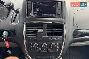 Мінівен Dodge Grand Caravan 2017 в 