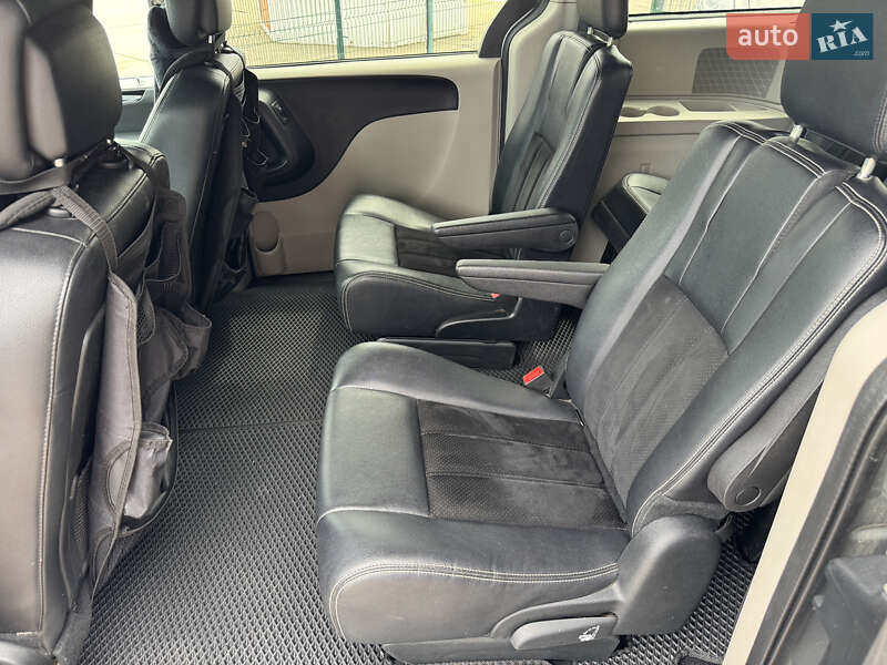 Мінівен Dodge Grand Caravan 2017 в Києві