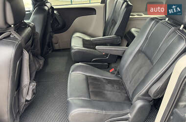 Мінівен Dodge Grand Caravan 2017 в 