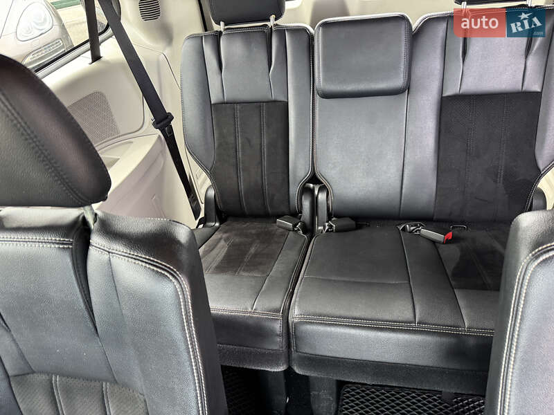 Мінівен Dodge Grand Caravan 2017 в Києві