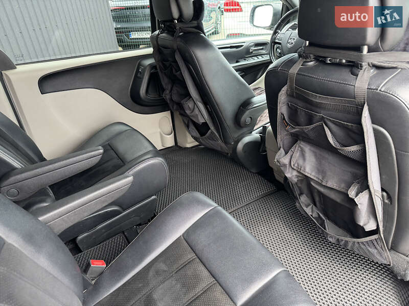 Мінівен Dodge Grand Caravan 2017 в Києві