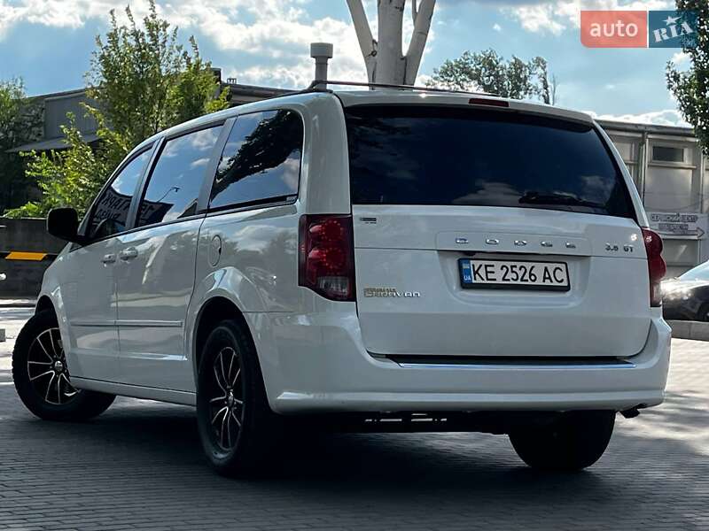 Минивэн Dodge Grand Caravan 2017 в Днепре