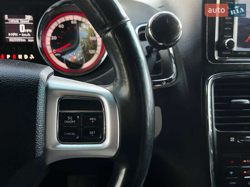 Минивэн Dodge Grand Caravan 2017 в Днепре