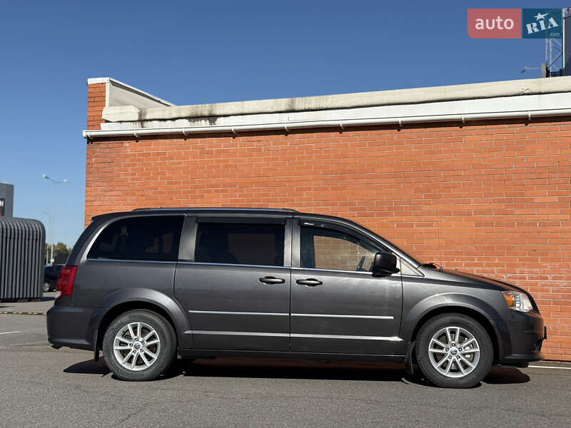 Минивэн Dodge Grand Caravan 2019 в Киеве фото 10 Минивэн Dodge Grand Caravan 2019 в Киеве