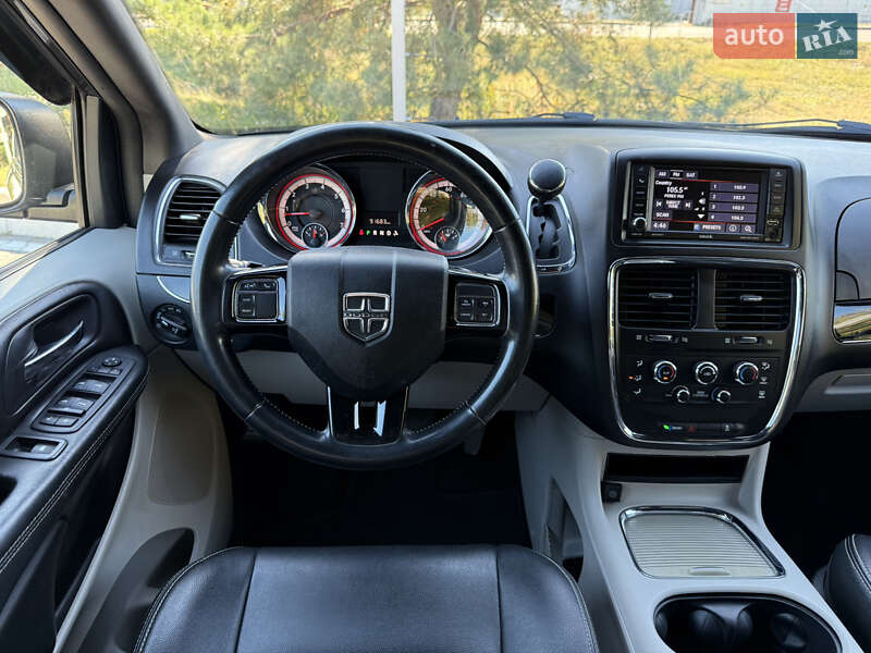 Минивэн Dodge Grand Caravan 2019 в Киеве фото 18 Минивэн Dodge Grand Caravan 2019 в Киеве