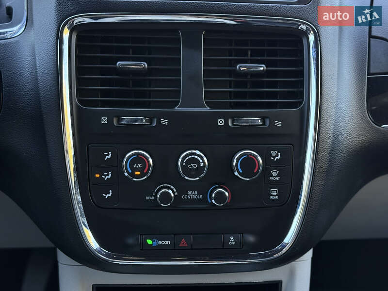 Минивэн Dodge Grand Caravan 2019 в Киеве фото 24 Минивэн Dodge Grand Caravan 2019 в Киеве