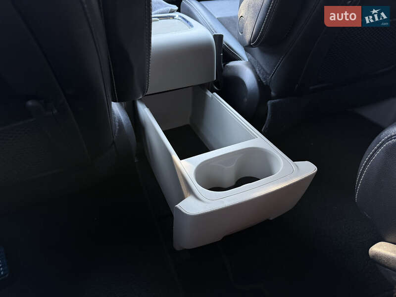 Минивэн Dodge Grand Caravan 2019 в Киеве фото 28 Минивэн Dodge Grand Caravan 2019 в Киеве