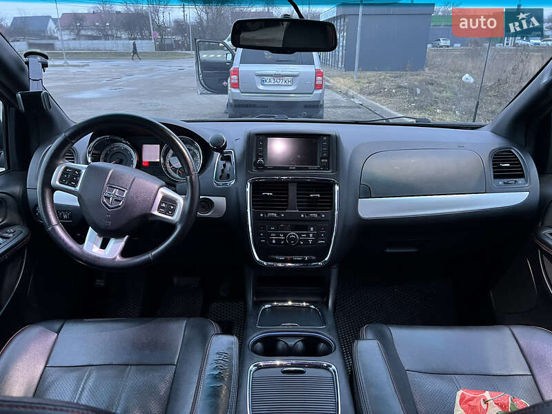 Мінівен Dodge Grand Caravan 2016 в Боярці