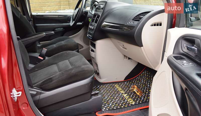 Мінівен Dodge Grand Caravan 2016 в Одесі фото 30 Мінівен Dodge Grand Caravan 2016 в Одесі