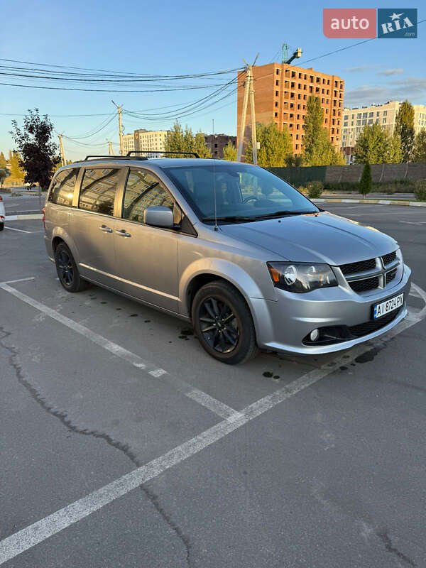 Минивэн Dodge Grand Caravan 2019 в Буче