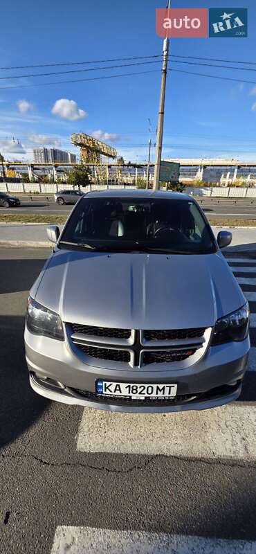 Мінівен Dodge Grand Caravan 2017 в Києві