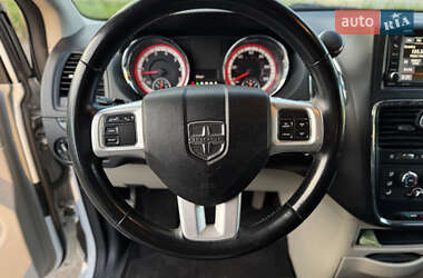 Мінівен Dodge Grand Caravan 2017 в 