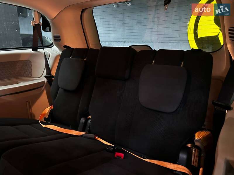 Мінівен Dodge Grand Caravan 2017 в Чернівцях