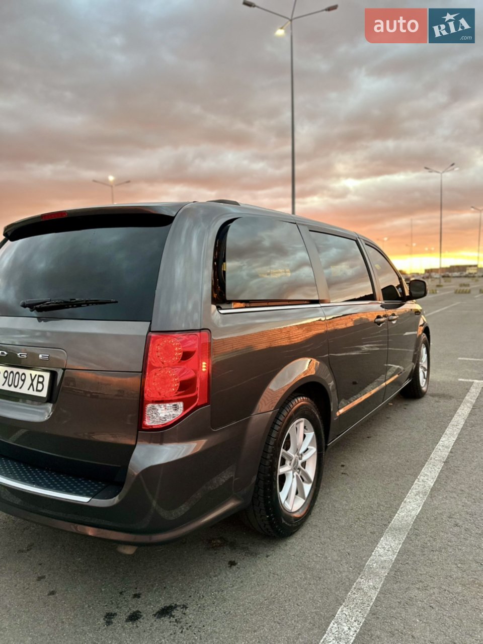 2019 Dodge Caravan - мініатюра 4
