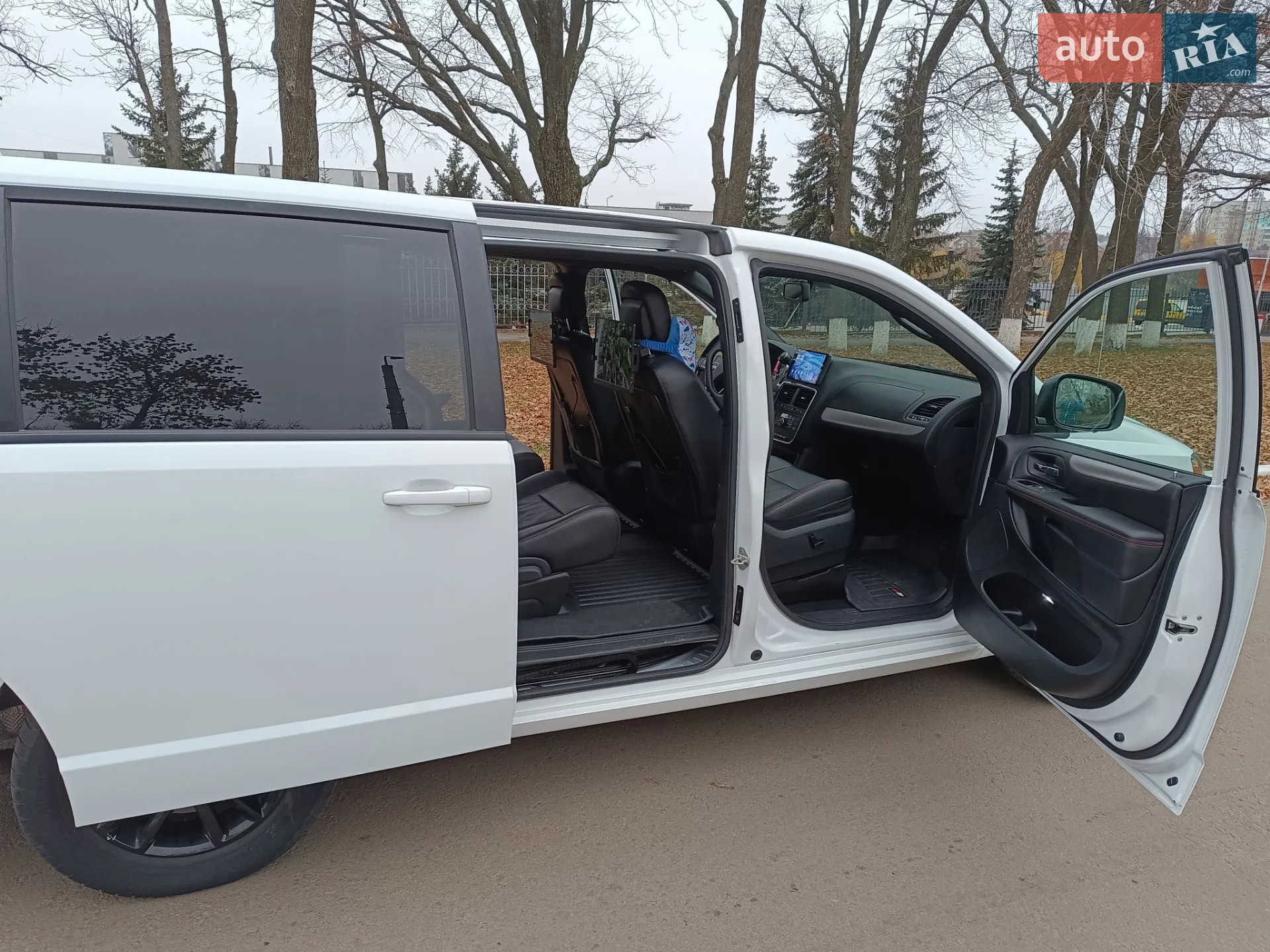 2020 Dodge Caravan - мініатюра 31