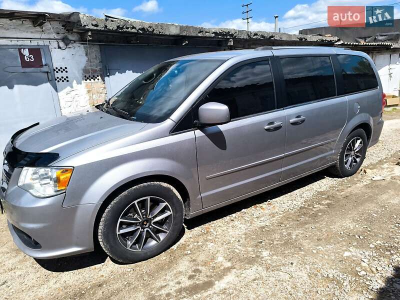 Минивэн Dodge Grand Caravan 2017 в Белой Церкви фото 13 Минивэн Dodge Grand Caravan 2017 в Белой Церкви