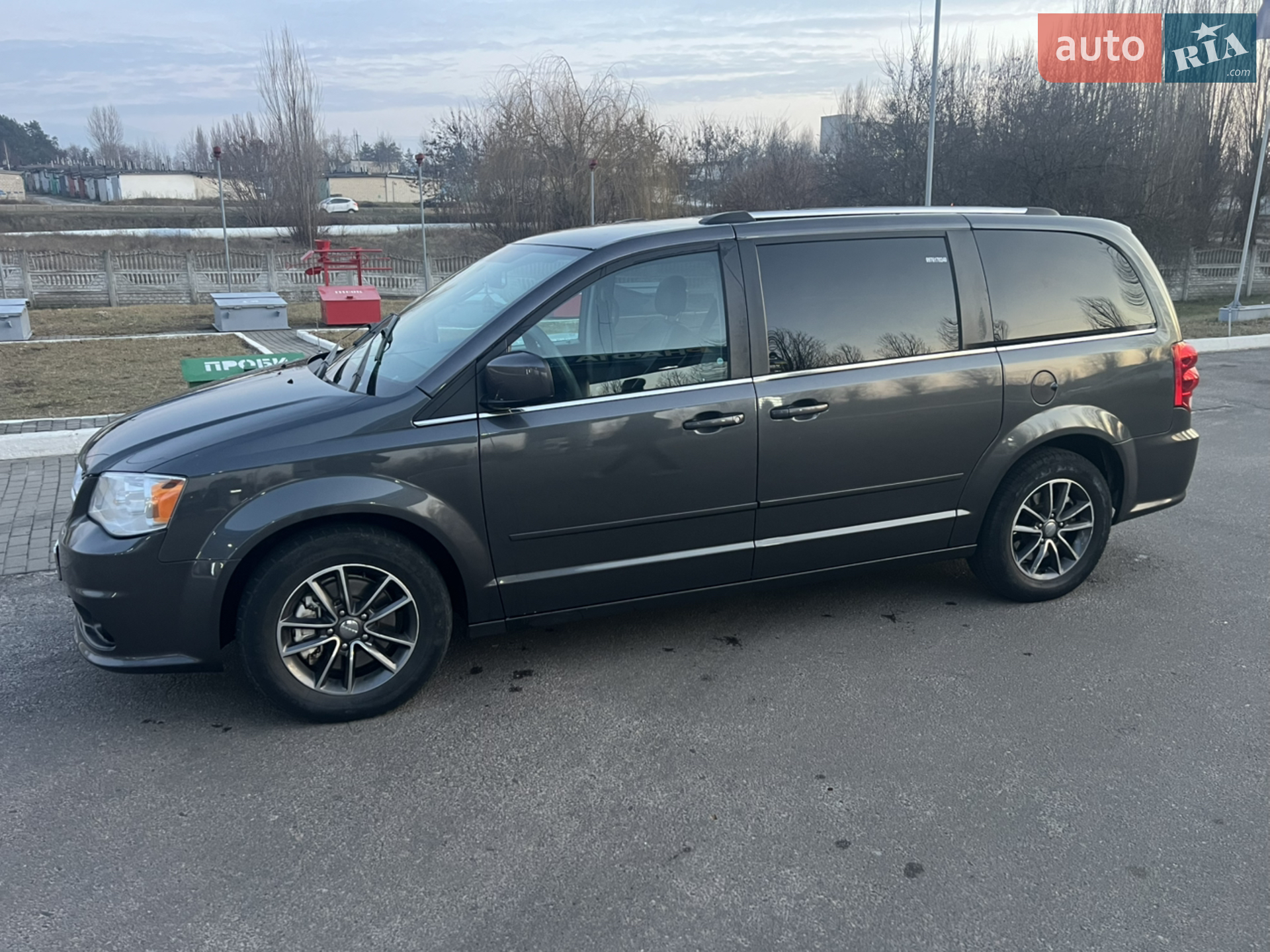 2017 Dodge Caravan - мініатюра 3