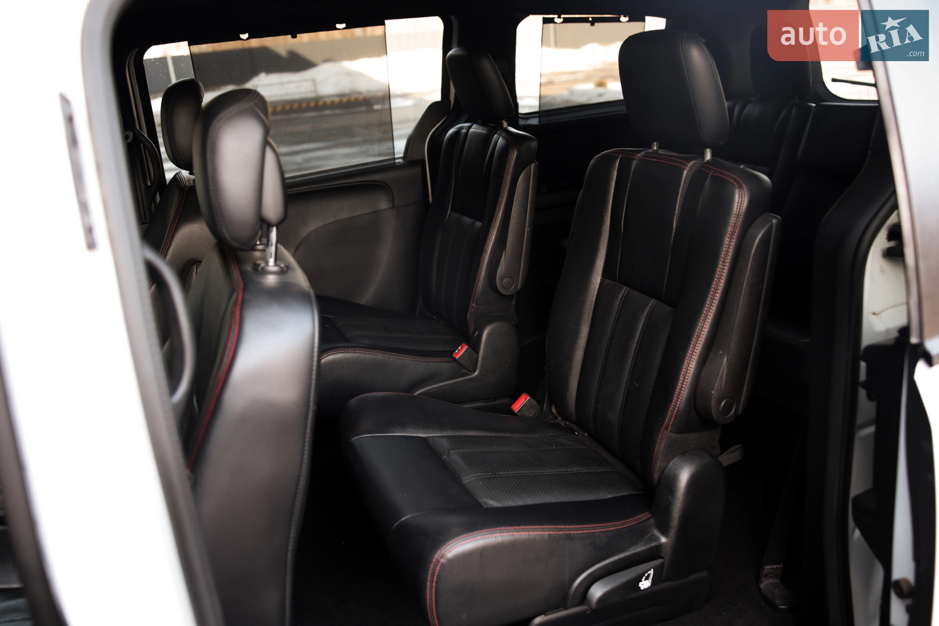 2017 Dodge Caravan - мініатюра 23