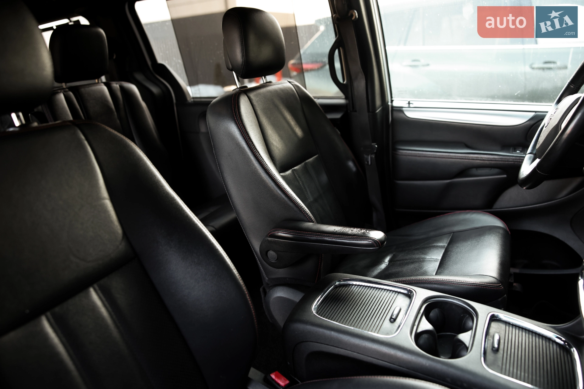 2017 Dodge Caravan - мініатюра 38