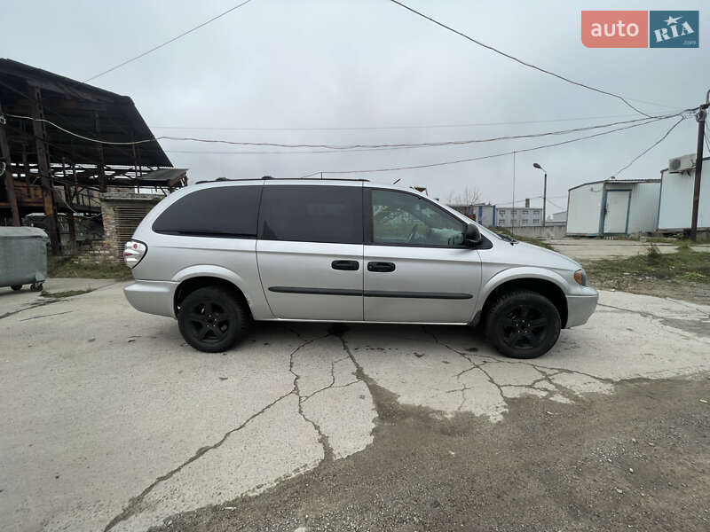 Минивэн Dodge Grand Caravan 2002 в Киеве