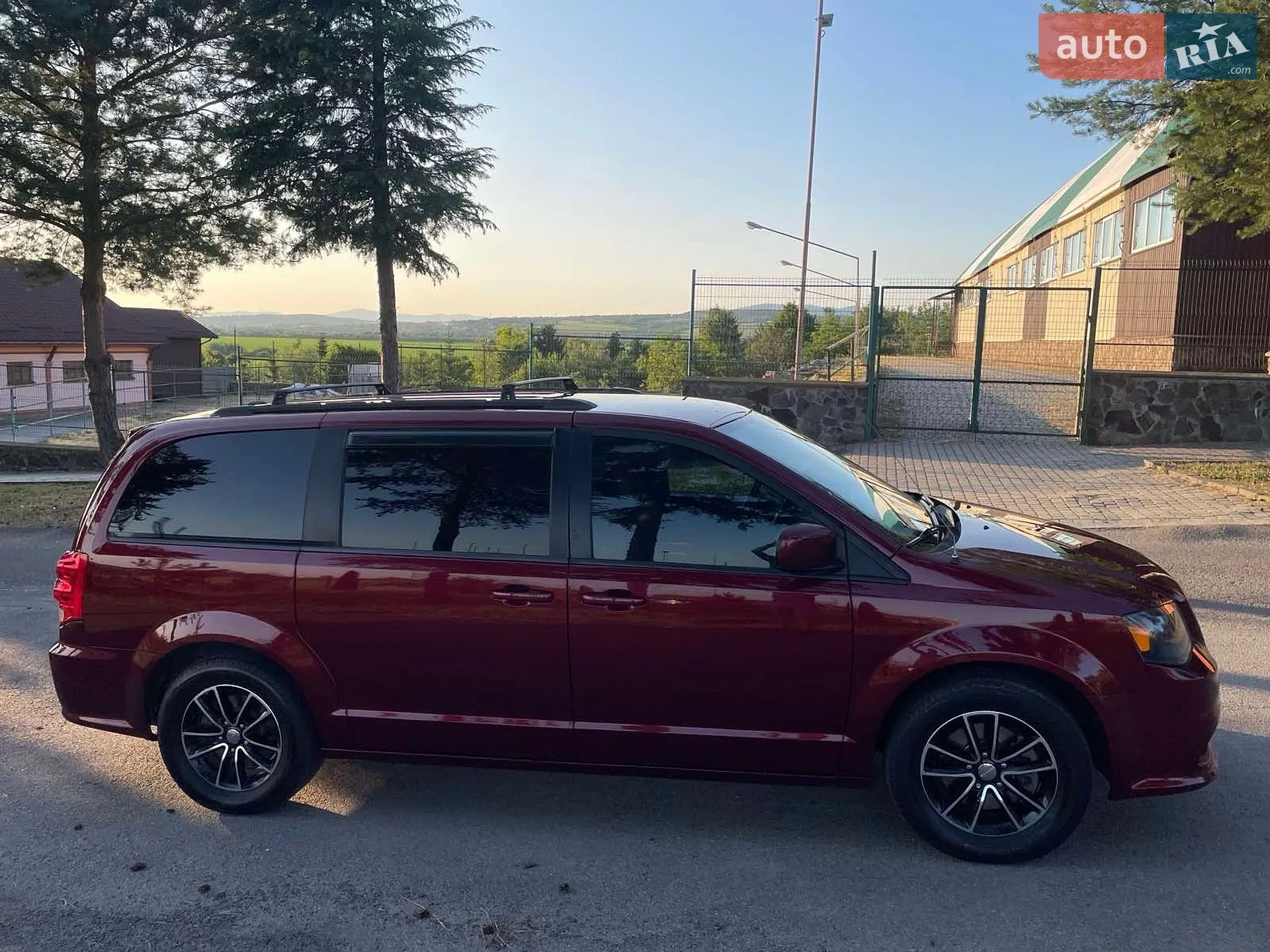 2018 Dodge Caravan - мініатюра 2