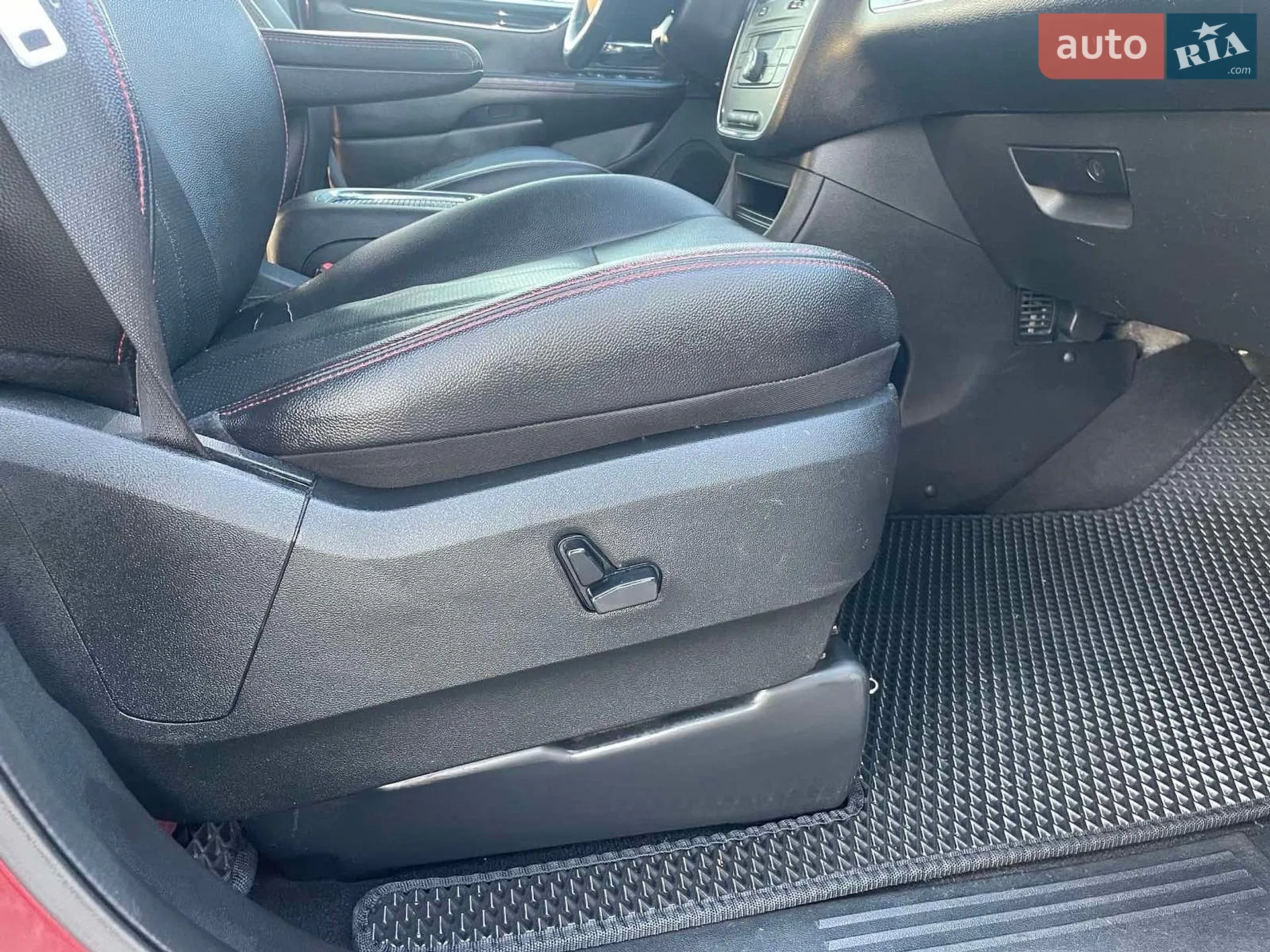 2018 Dodge Caravan - мініатюра 19