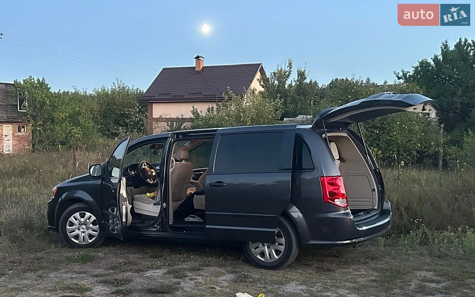 2016 Dodge Caravan - мініатюра 5