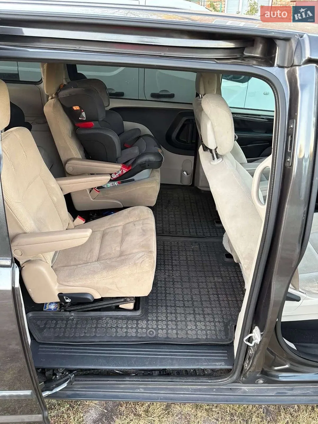 2016 Dodge Caravan - мініатюра 9