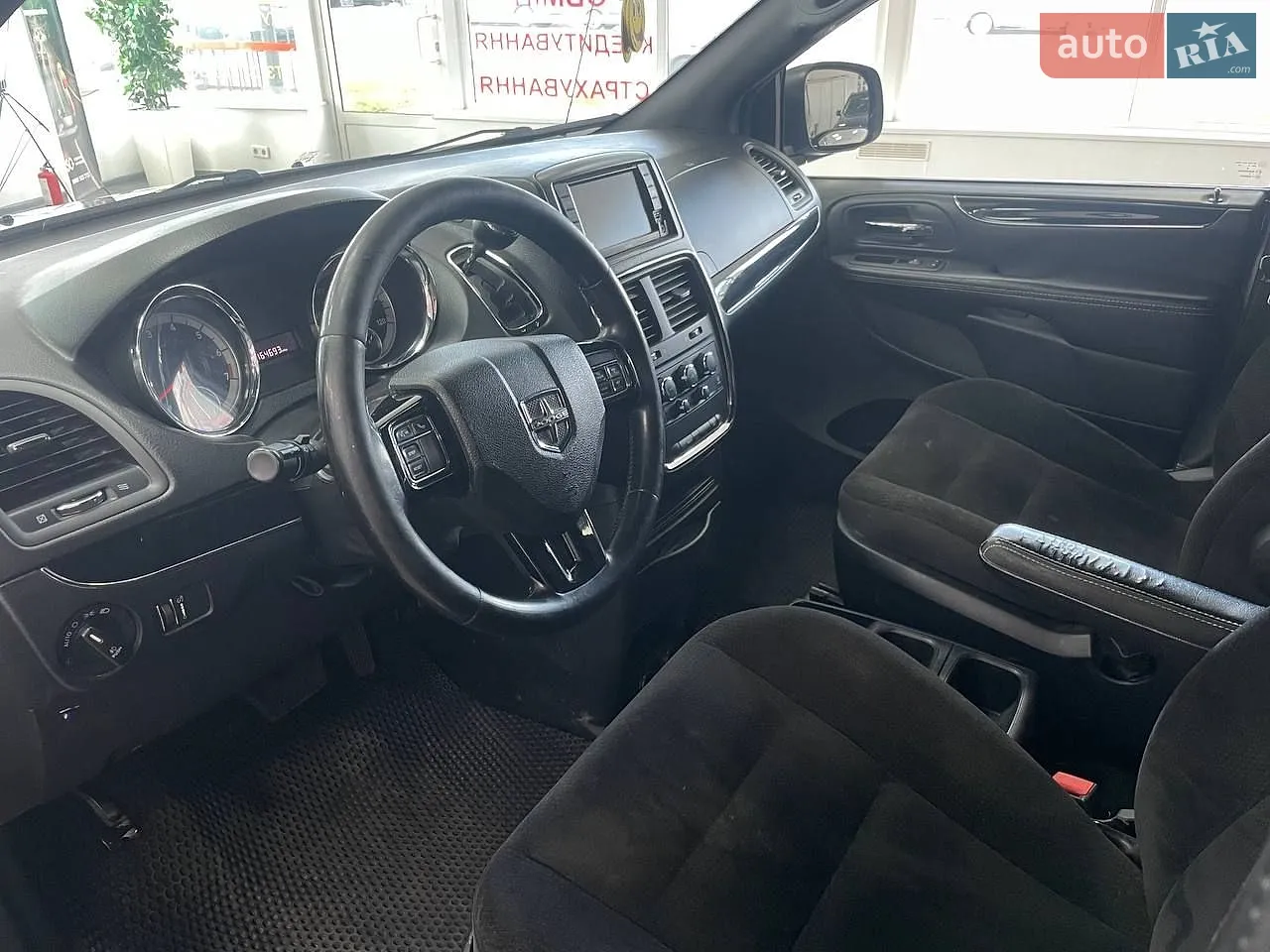 2018 Dodge Caravan - мініатюра 21